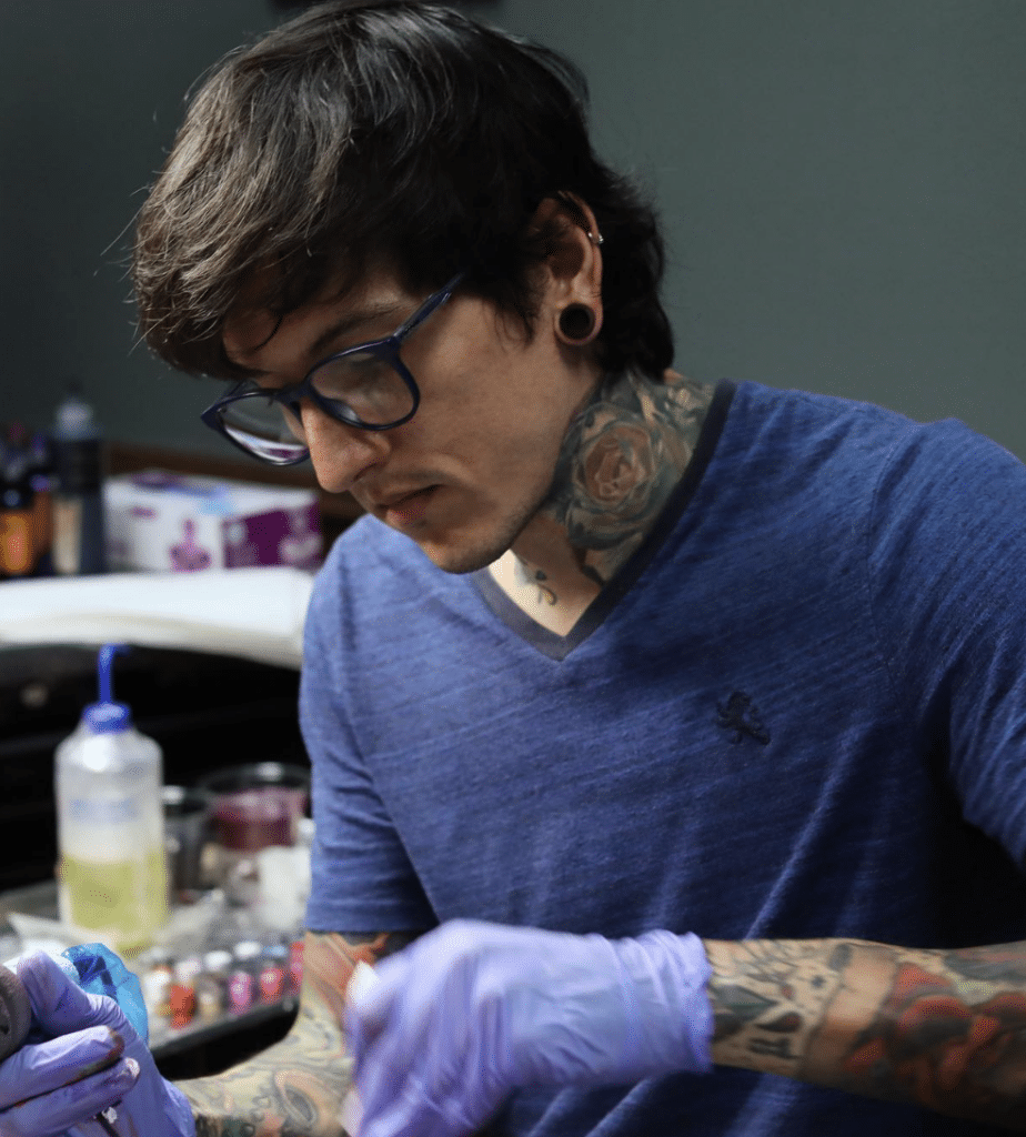 Andrés Acosta tattoo artist